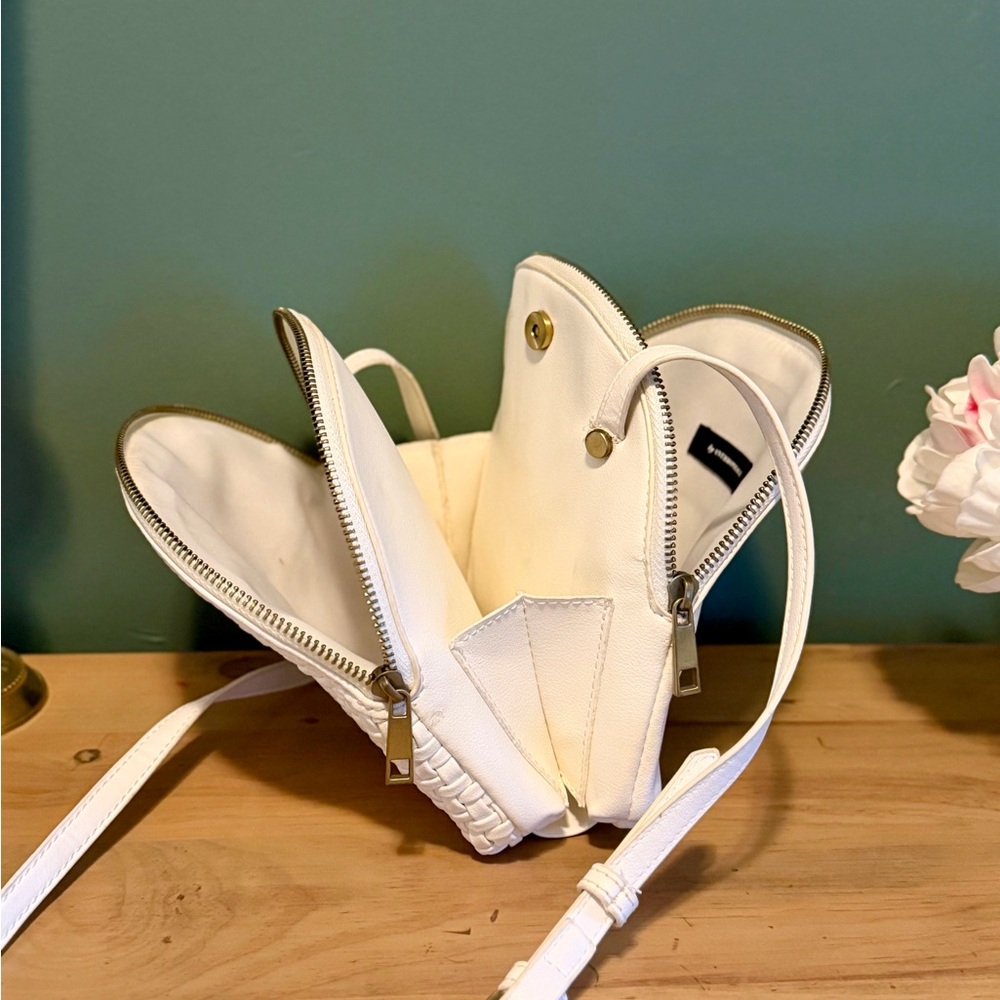Anthropologie Crossbody White Woven Leather Purse with Adjustable Strap - Picture 4 of 14